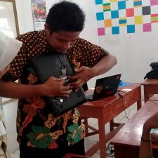 Praktik TIK MA Al Wathoniyah Cikedung Komputer