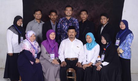 Guru dan TU MA Al Wathoniyah Cikedung Foto Guru dan TU
