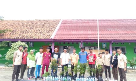 Penghijauan MA Al Wathoniyah Cikedung Penghijauan Lingkungan Sekolah